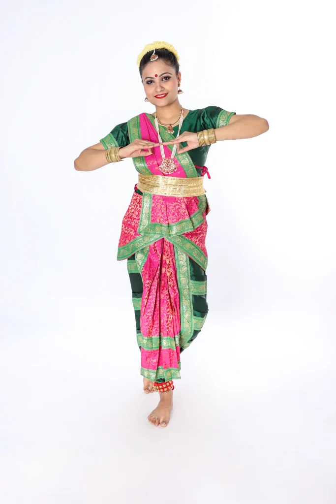 Traditional Embroidered Bharatanatyam Costume Pink with Blue Silk at Rs  2600 in Bengaluru